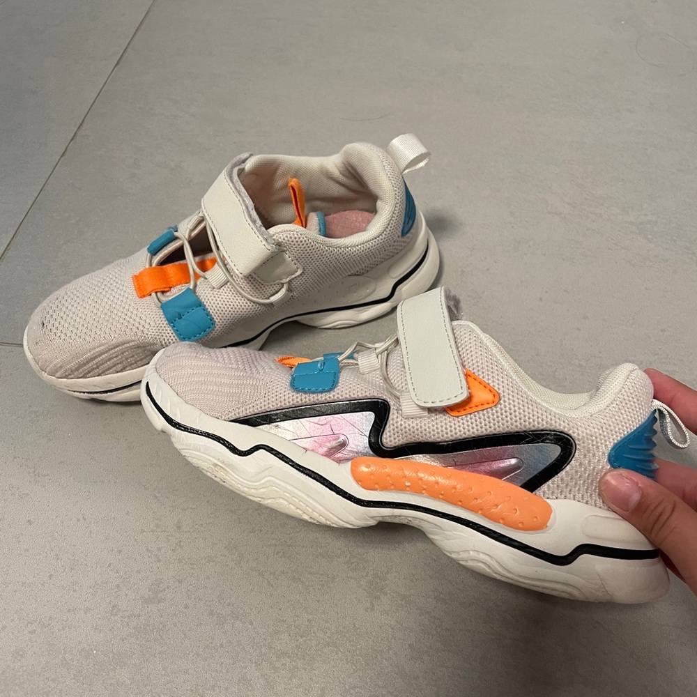 shode little girls kids sneakers in size US4